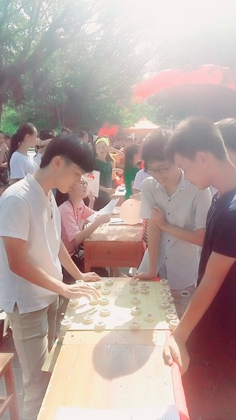 棋趣社 现场对弈.jpg