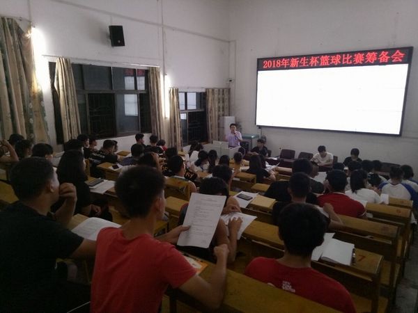 3潘颖老师按照方案布置相应工作.jpg