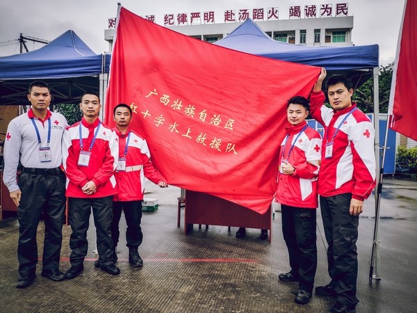 参加全国首届社会应急力量技能竞赛广东赛区（华南地区）选拔赛的梧州队员，右二为我院教师倪维.jpg